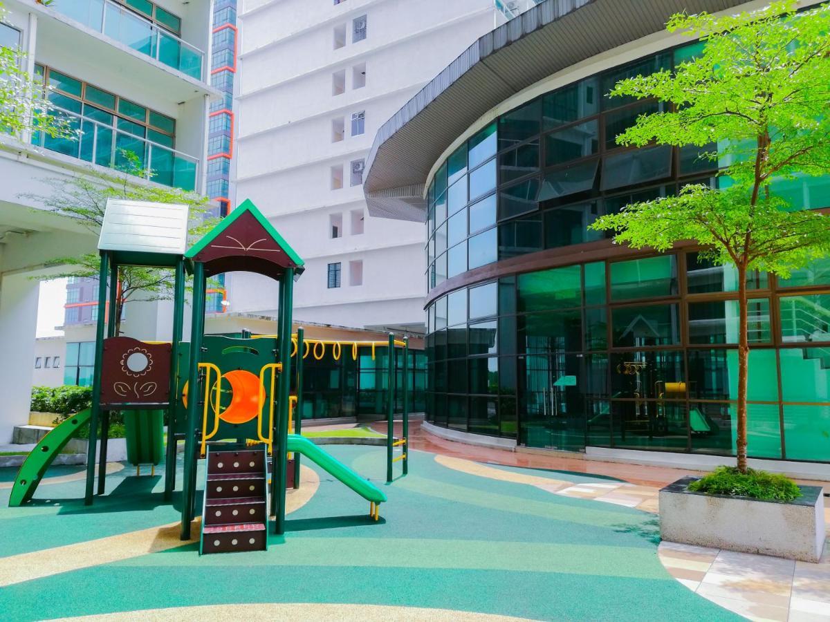 Apartment -lake View- Mount Austin Ikea Toppen 10 Mins - A110 Johor Bahru