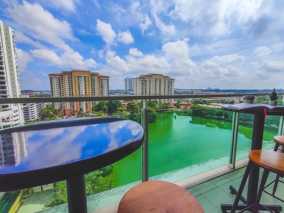 -lake View- Mount Austin Ikea Toppen 10 Mins - A110 Apartment