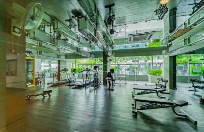-lake View- Mount Austin Ikea Toppen 10 Mins - A110 Apartment