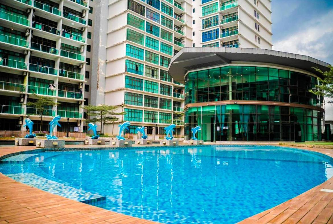 Apartment -lake View- Mount Austin Ikea Toppen 10 Mins - A110 Johor Bahru