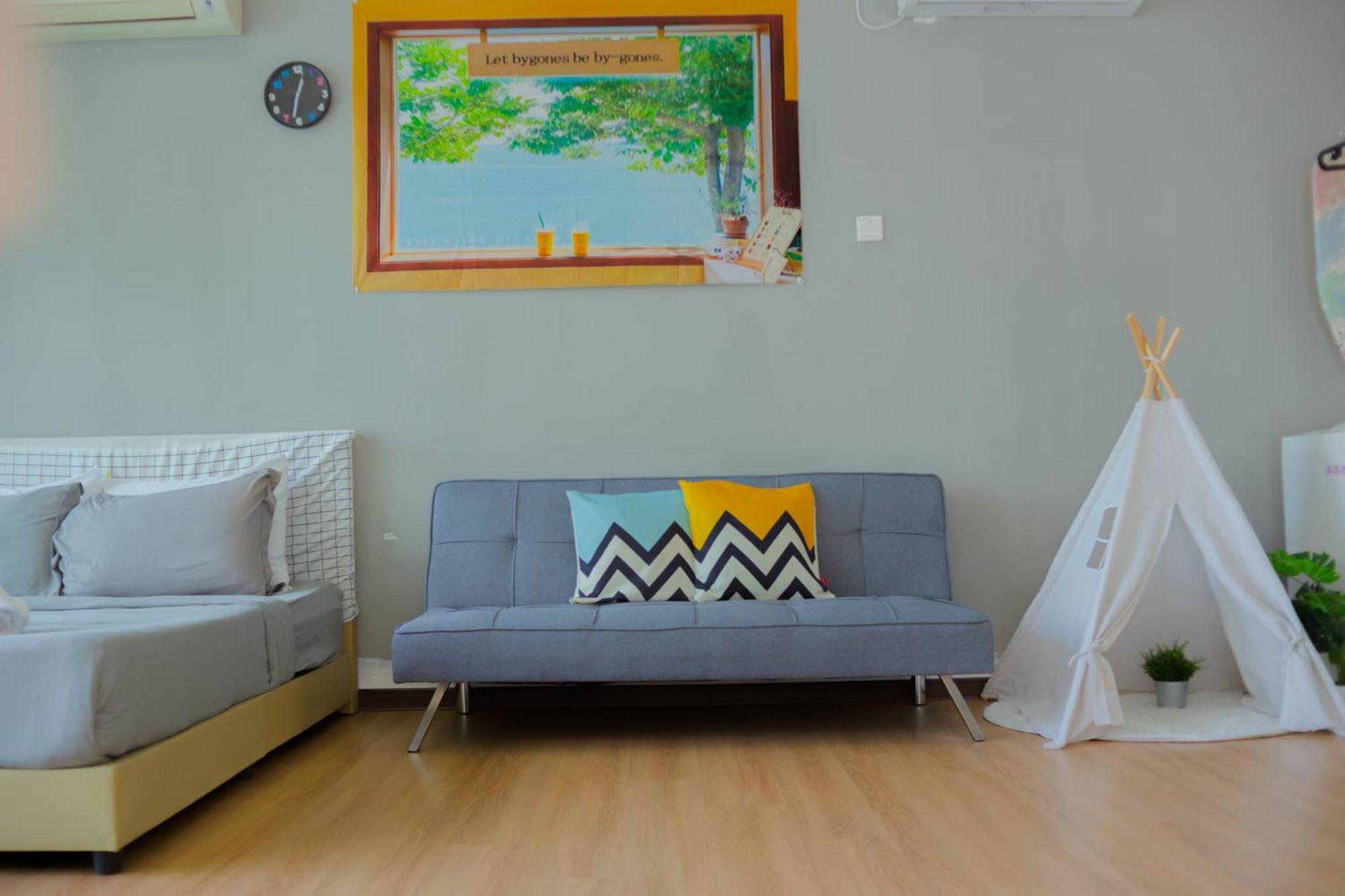 -lake View- Mount Austin Ikea Toppen 10 Mins - A110 *