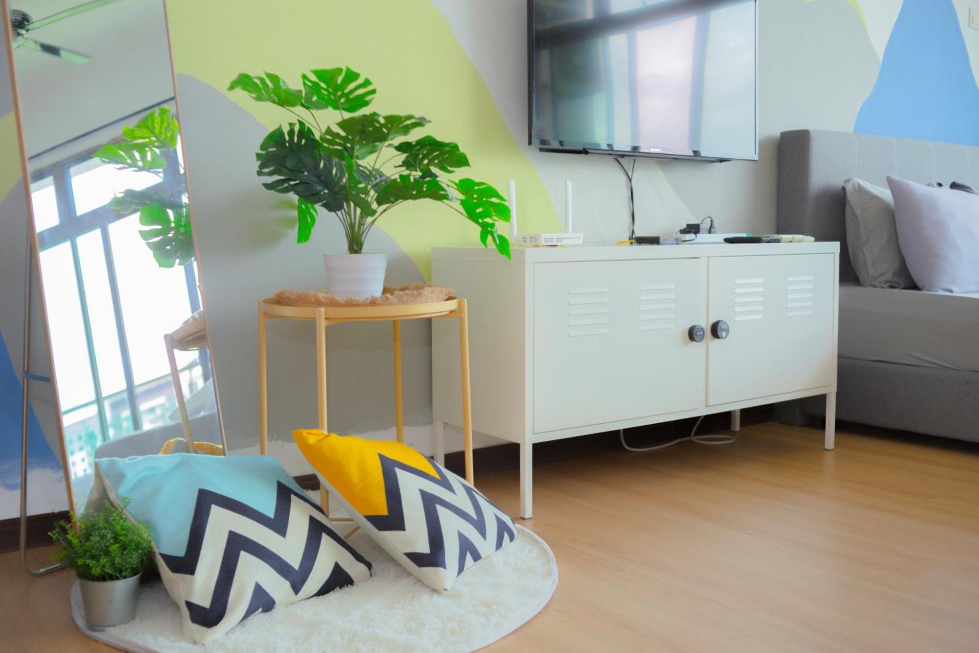 Apartment -lake View- Mount Austin Ikea Toppen 10 Mins - A110 *